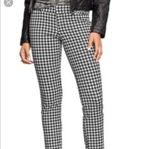 Size 18 old navy pixie women’s pant (checkered)